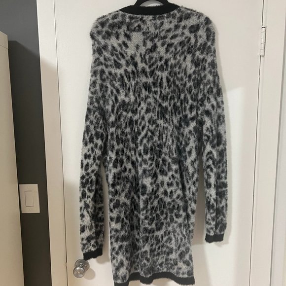 Ann Taylor Animal Print Fluffy Cardigan - Size M - NWOT - Picture 6 of 8
